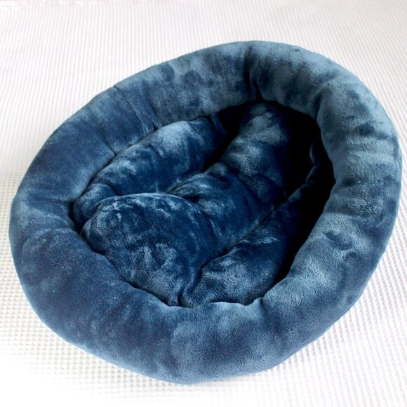Dark Blue Plush Circle Cat Bed - Picture 3 of 5